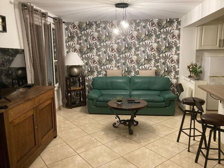 Agreable Maison Avec Jolie Terrasse Exterieure Champigneulles Екстериор снимка